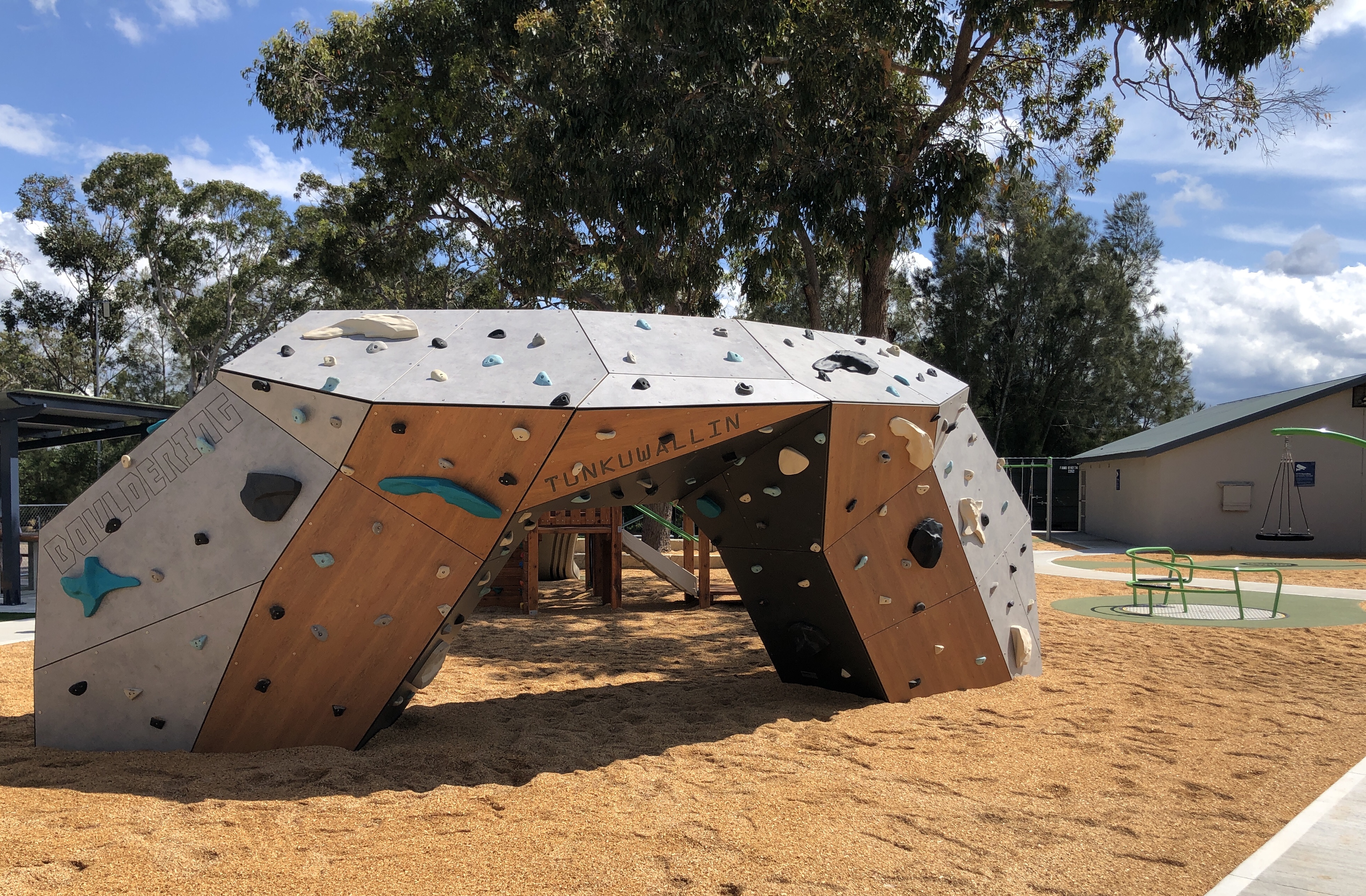 Tunkuwallin Playspace climbing unit