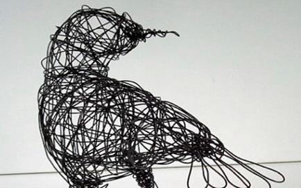 Wire bird sculpture