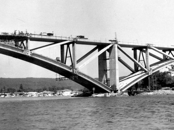 Image of the Rip Bridge under construction